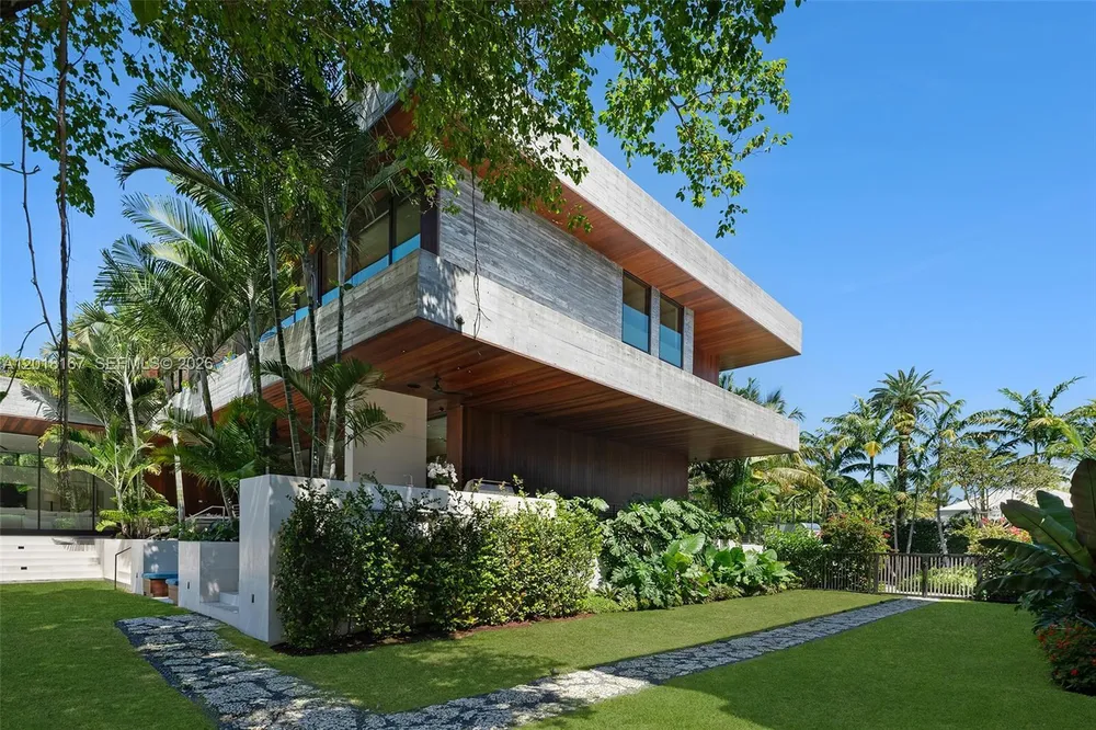 1420 W 23rd St, Miami Beach, FL 33140