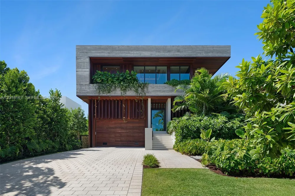 1420 W 23rd St, Miami Beach, FL 33140