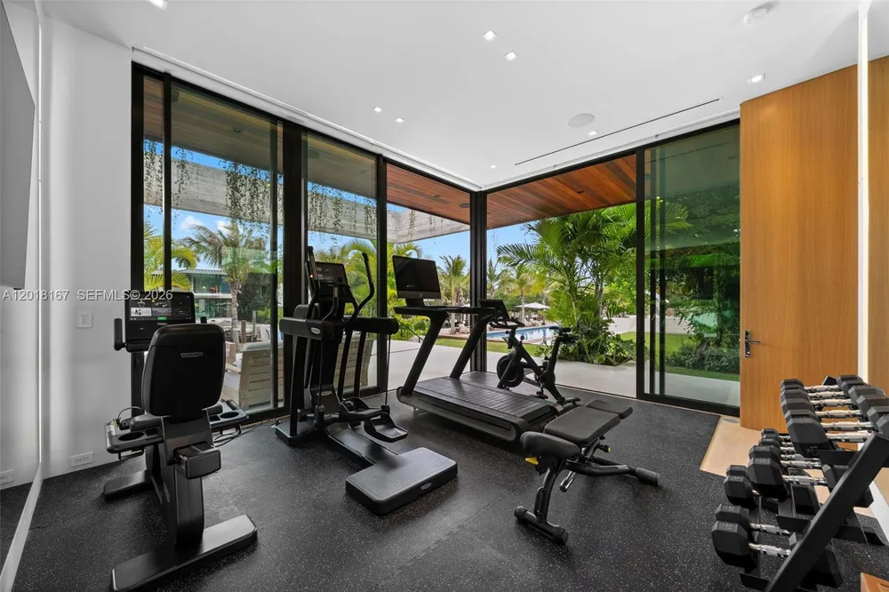 1420 W 23rd St, Miami Beach, FL 33140