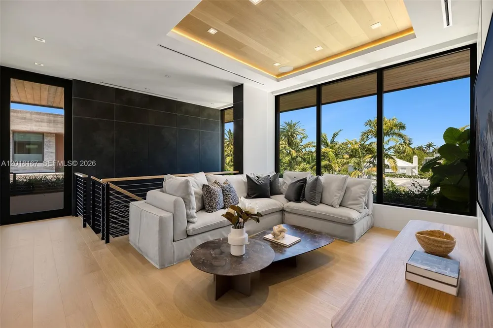1420 W 23rd St, Miami Beach, FL 33140