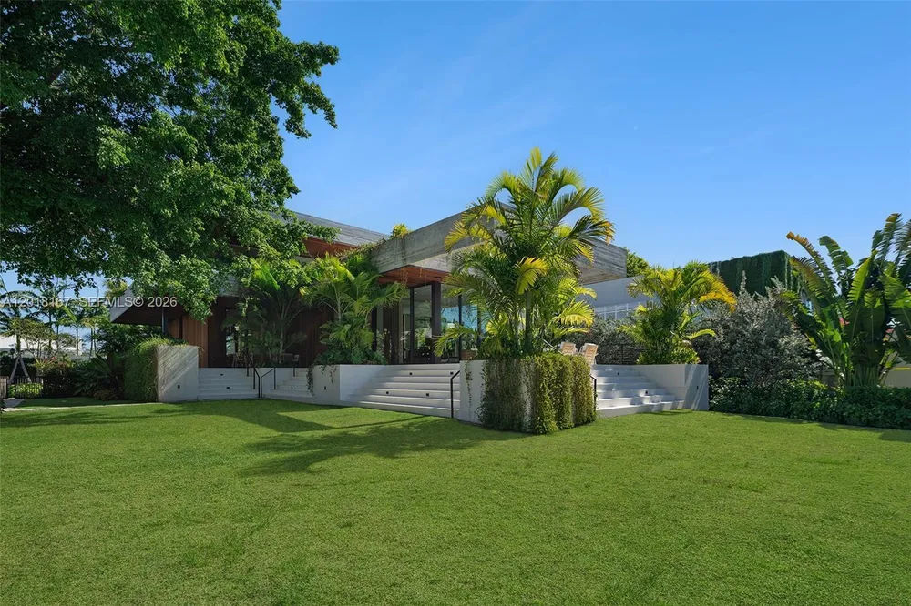 1420 W 23rd St, Miami Beach, FL 33140