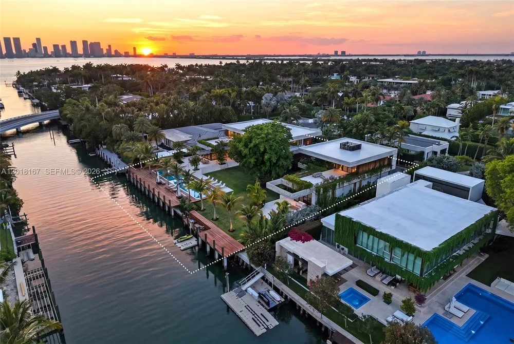 1420 W 23rd St, Miami Beach, FL 33140