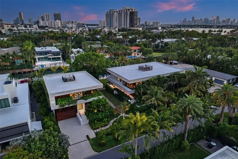 1420 W 23rd St, Miami Beach, FL 33140