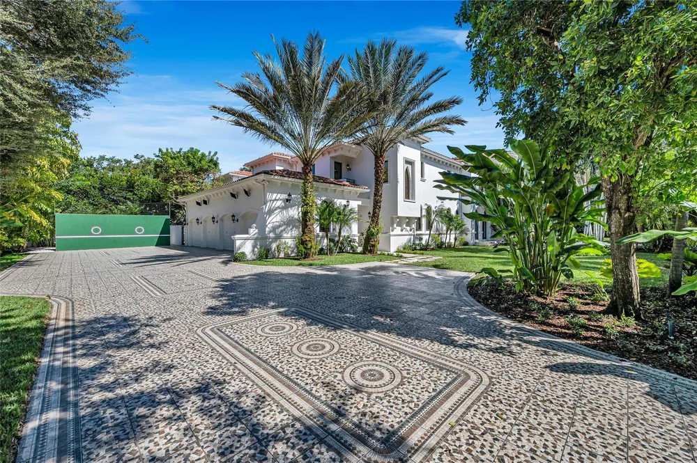 4955 SW 83rd St, Miami, FL 33143