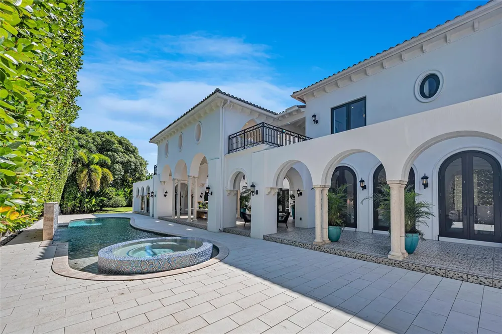 4955 SW 83rd St, Miami, FL 33143