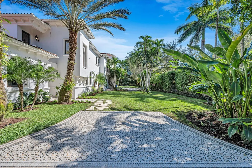 4955 SW 83rd St, Miami, FL 33143