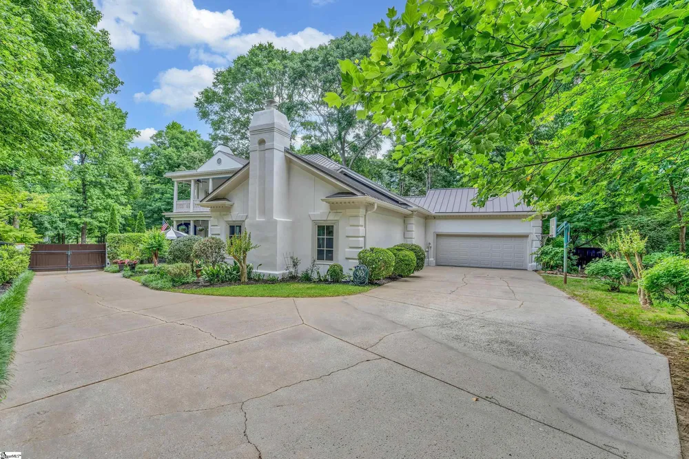 105 Hidden Hills Dr, Greenville, SC 29605