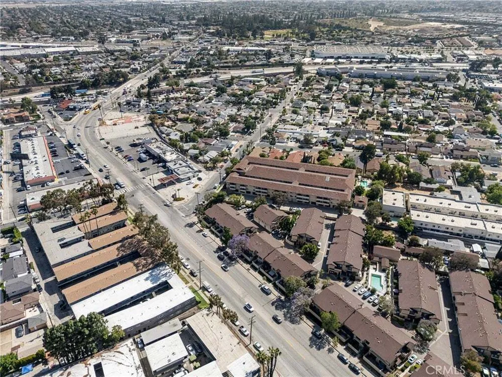 8601 Sunland Blvd, Sun Valley, CA 91352