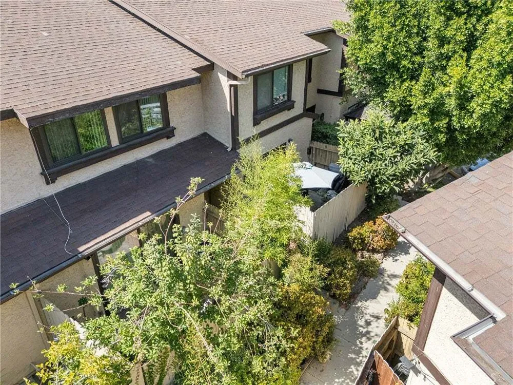 8601 Sunland Blvd, Sun Valley, CA 91352