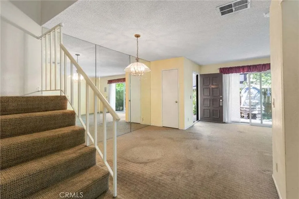 8601 Sunland Blvd, Sun Valley, CA 91352