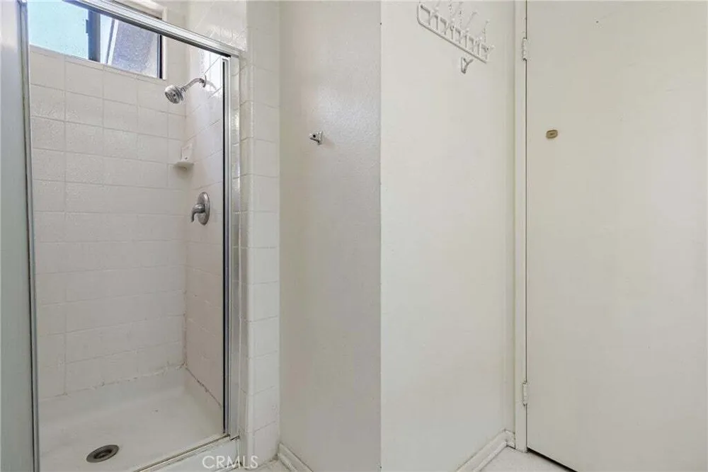 8601 Sunland Blvd, Sun Valley, CA 91352