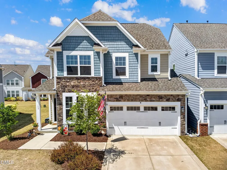106 Cressida Woods Dr, Holly Springs, NC 27540