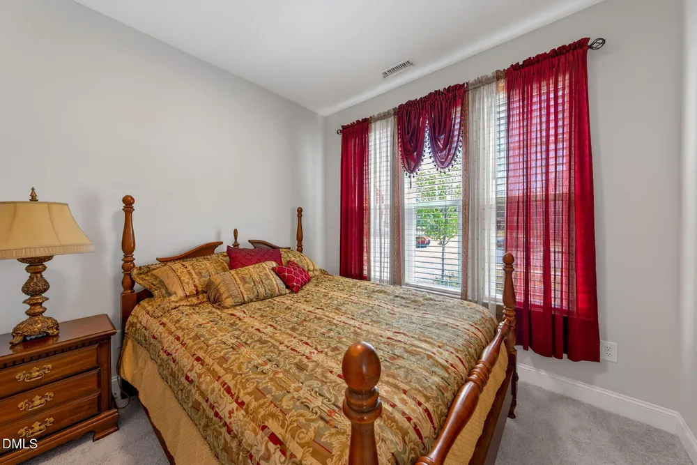 106 Cressida Woods Dr, Holly Springs, NC 27540