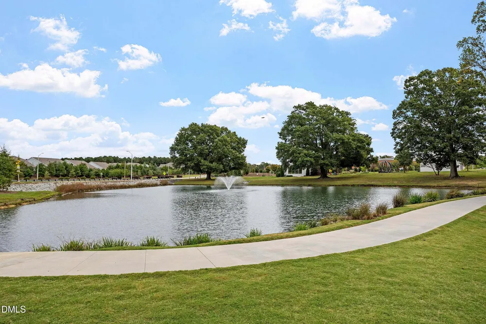 106 Cressida Woods Dr, Holly Springs, NC 27540