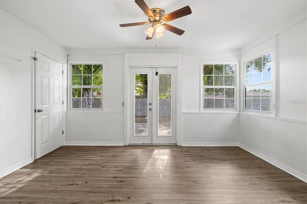 5911 Olive Ave, Sarasota, FL 34231