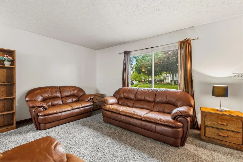 5203 Quincy Dr, Columbus, OH 43232