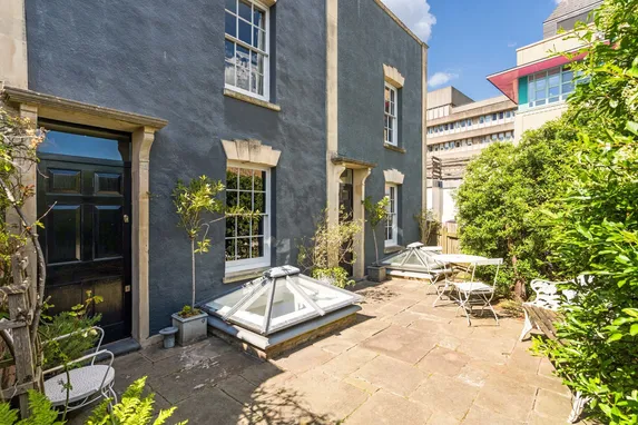 Gloucester Place, Bristol, BS2