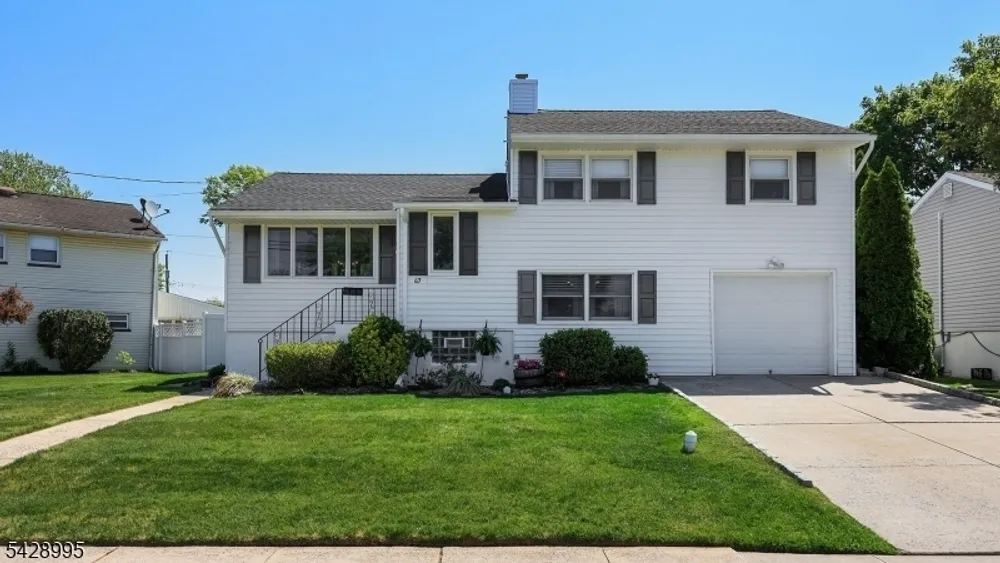 47 Miliken Rd, Woodbridge, NJ 07067