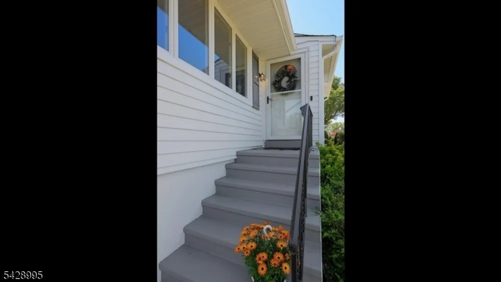 47 Miliken Rd, Woodbridge, NJ 07067
