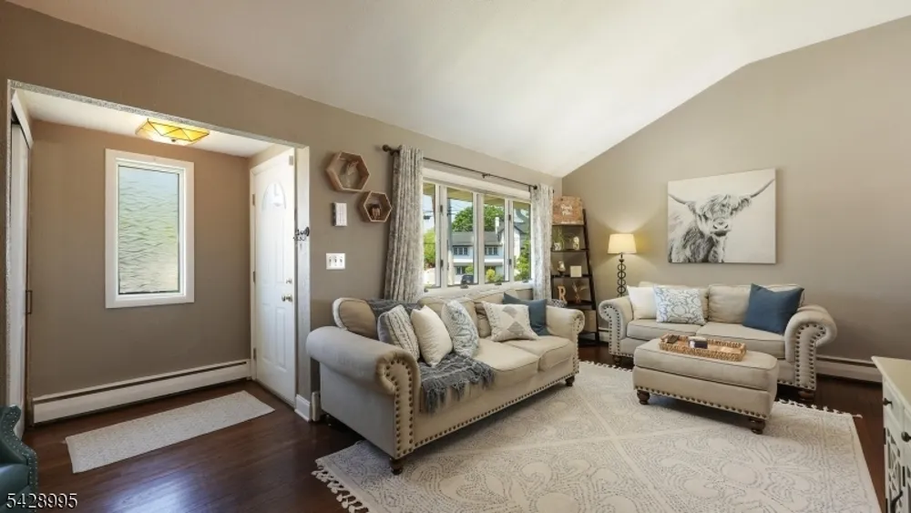 47 Miliken Rd, Woodbridge, NJ 07067