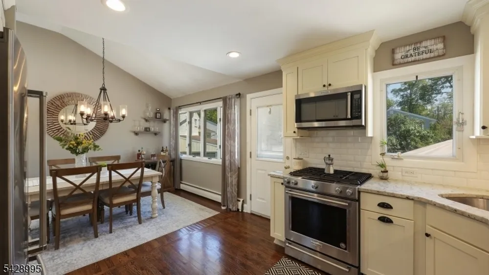 47 Miliken Rd, Woodbridge, NJ 07067