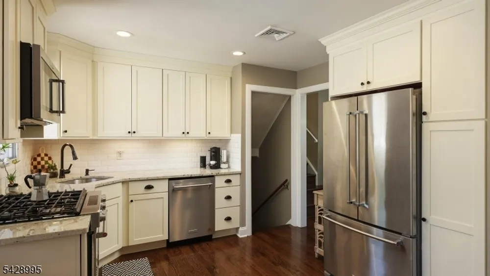 47 Miliken Rd, Woodbridge, NJ 07067
