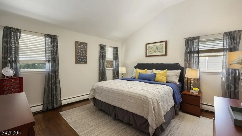 47 Miliken Rd, Woodbridge, NJ 07067