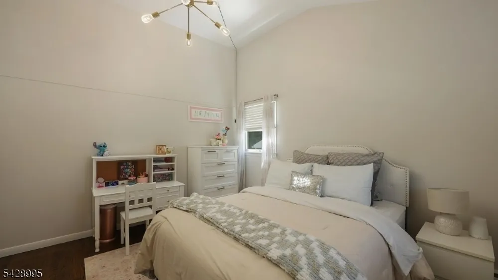 47 Miliken Rd, Woodbridge, NJ 07067