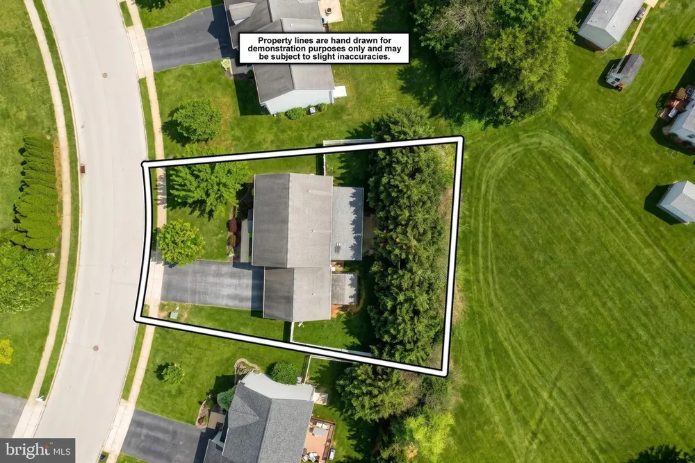 3742 Kimberly Ln, Dover, PA 17315