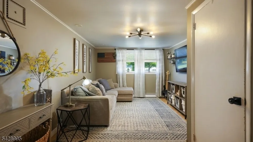 47 Miliken Rd, Woodbridge, NJ 07067