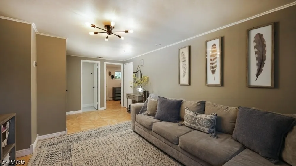 47 Miliken Rd, Woodbridge, NJ 07067