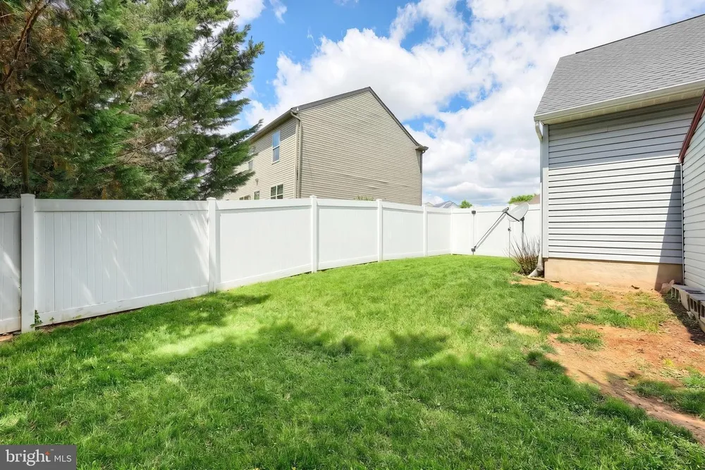 3742 Kimberly Ln, Dover, PA 17315