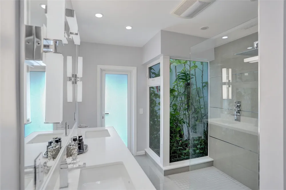 2051 NE 59th Ct, Fort Lauderdale, FL 33308
