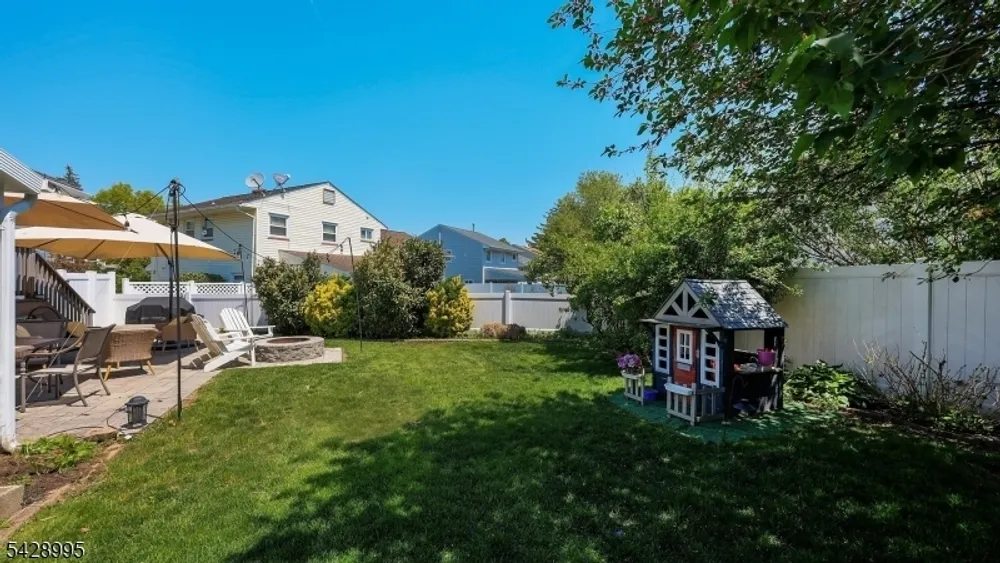47 Miliken Rd, Woodbridge, NJ 07067
