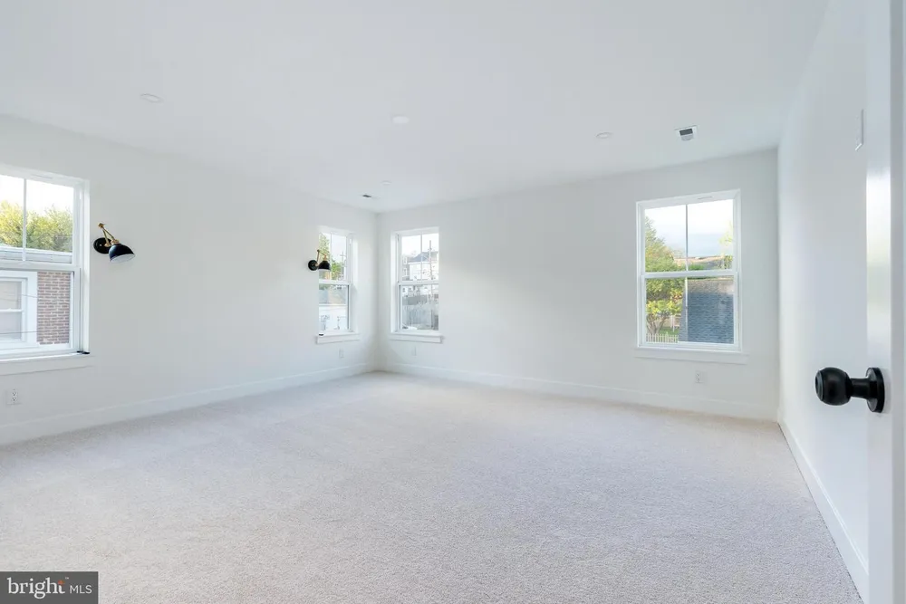 21 E Church Rd, Plymouth Meeting, PA 19462