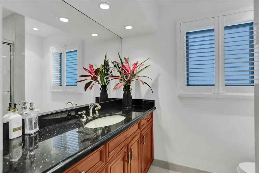 2051 NE 59th Ct, Fort Lauderdale, FL 33308