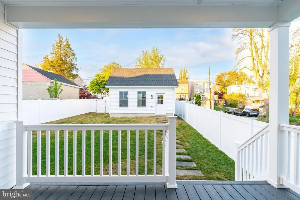 21 E Church Rd, Plymouth Meeting, PA 19462
