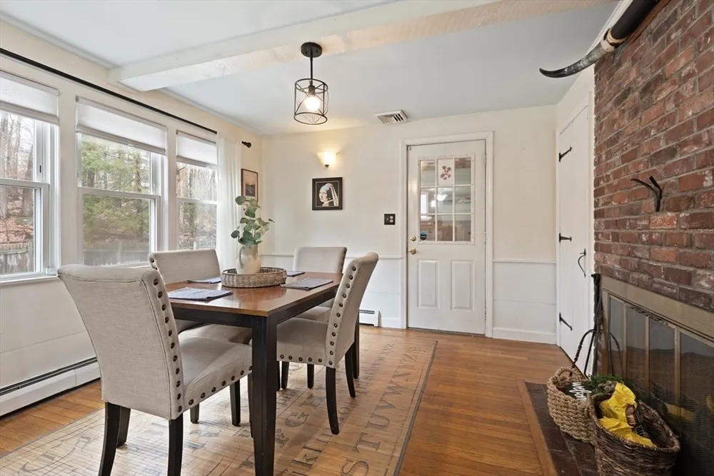 55 Thomas Dr, Chelmsford, MA 01824