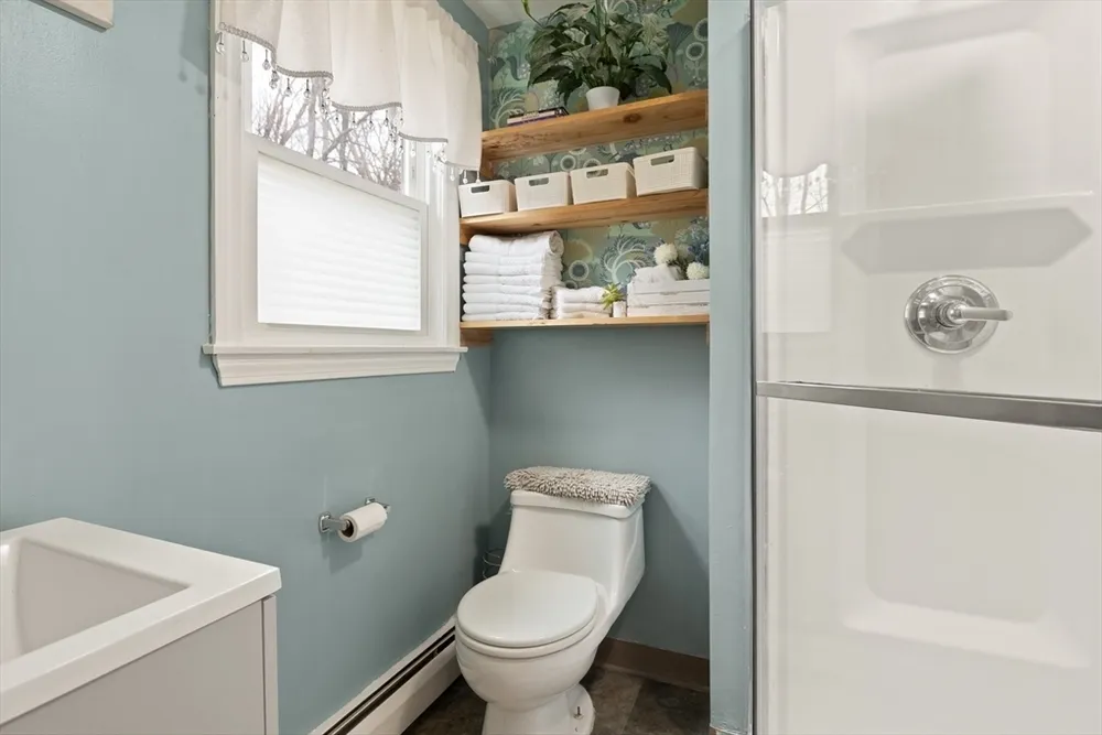 55 Thomas Dr, Chelmsford, MA 01824