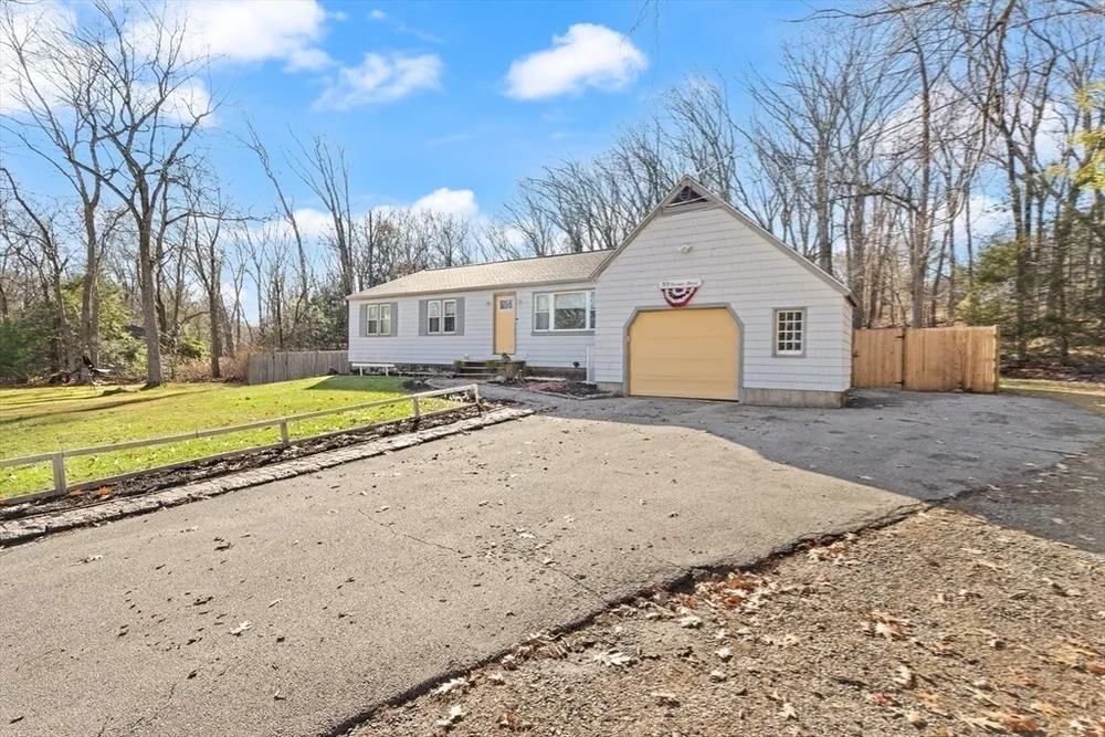 55 Thomas Dr, Chelmsford, MA 01824