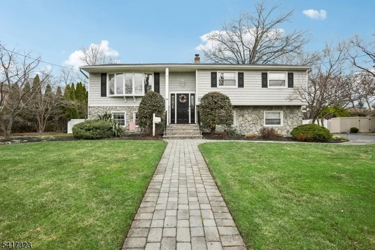 116 Carol Pl, Wayne, NJ 07470
