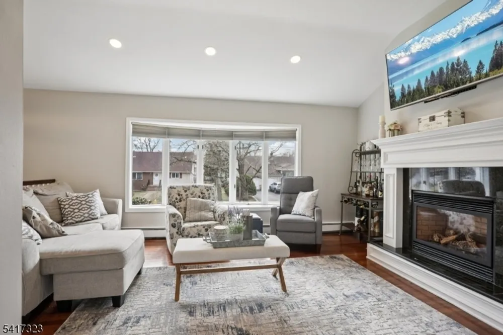 116 Carol Pl, Wayne, NJ 07470
