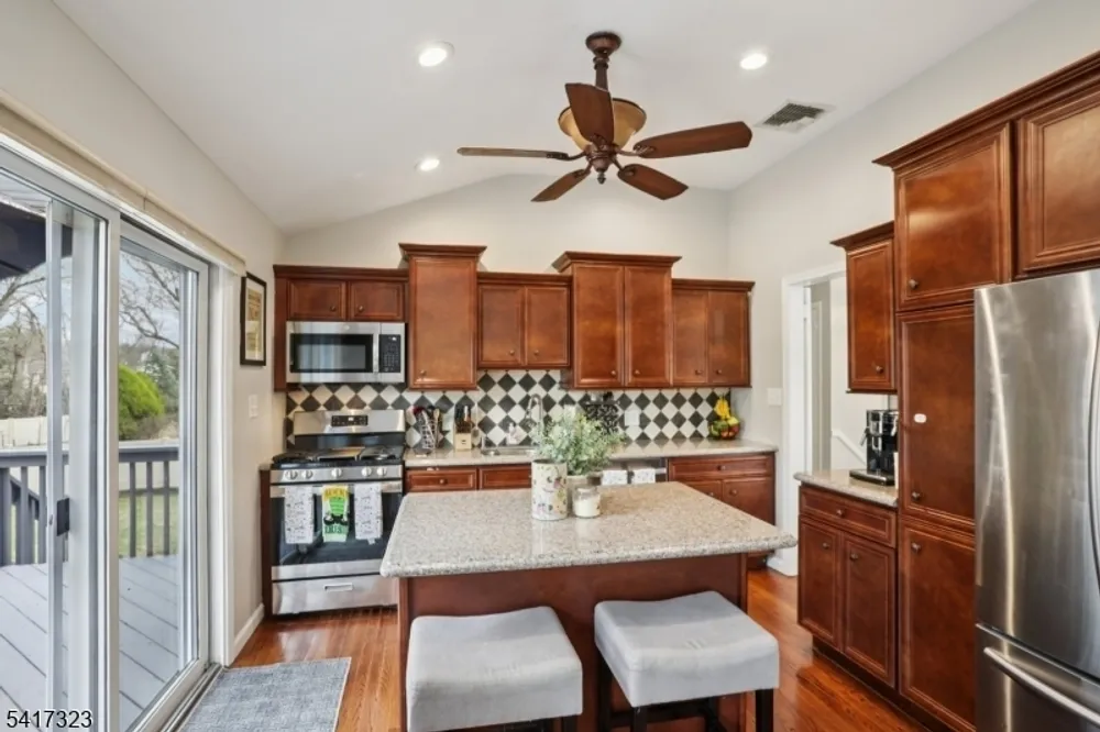 116 Carol Pl, Wayne, NJ 07470