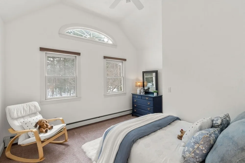 177 Bay Colony Dr, Westwood, MA 02090