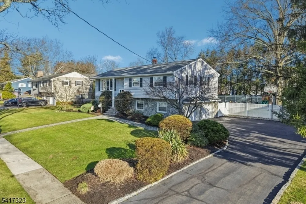 116 Carol Pl, Wayne, NJ 07470