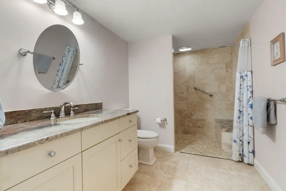 177 Bay Colony Dr, Westwood, MA 02090