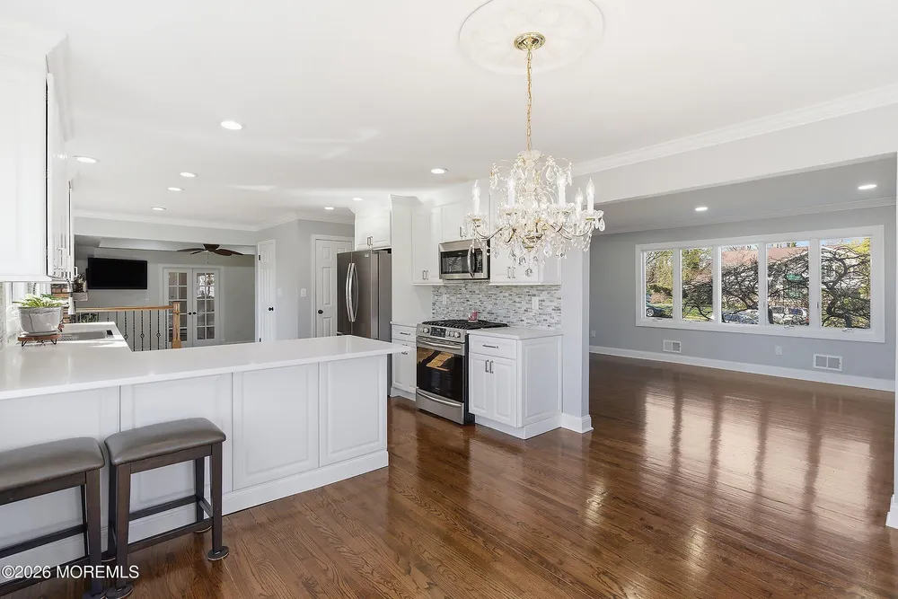 14 Koosman Dr, Leonardo, NJ 07737