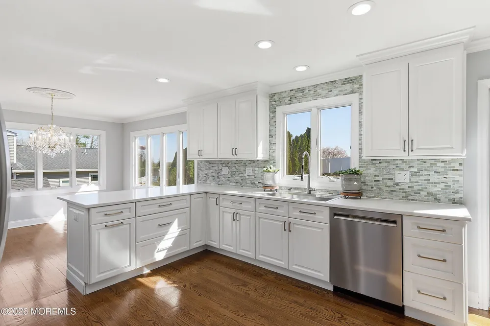14 Koosman Dr, Leonardo, NJ 07737