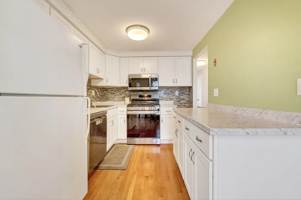 9 Valley Rd, Norwood, MA 02062