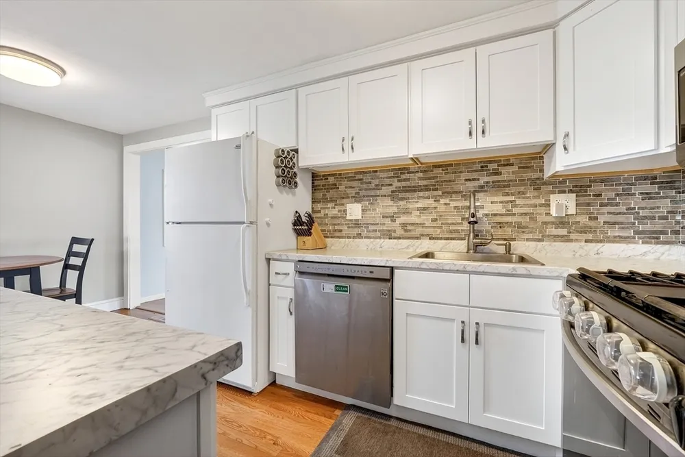 9 Valley Rd, Norwood, MA 02062